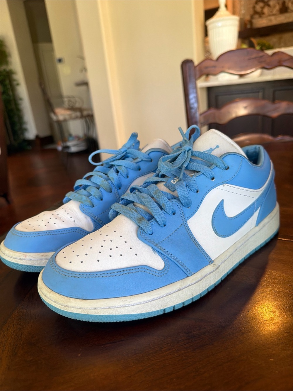 Nike Air Jordan 1 Low-Top Sneakers UNC in White and Light Blue, Size 10.5